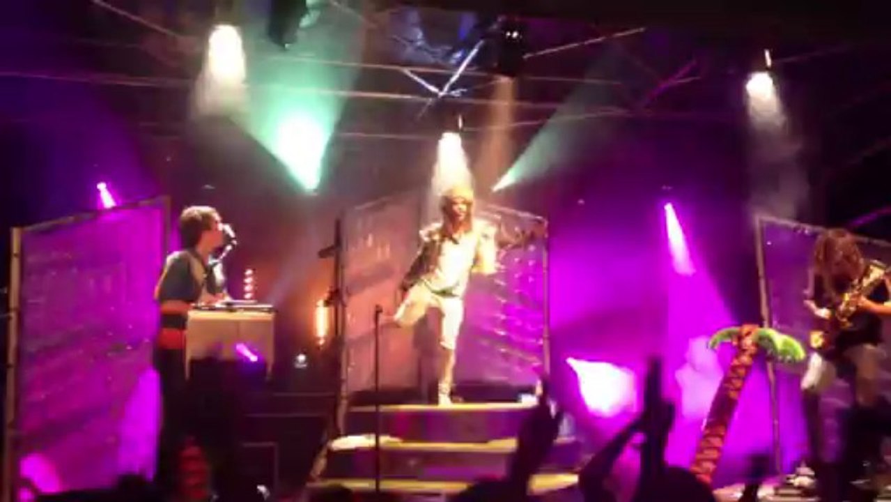 Naive new Beaters " Live good" Live @ Cholet