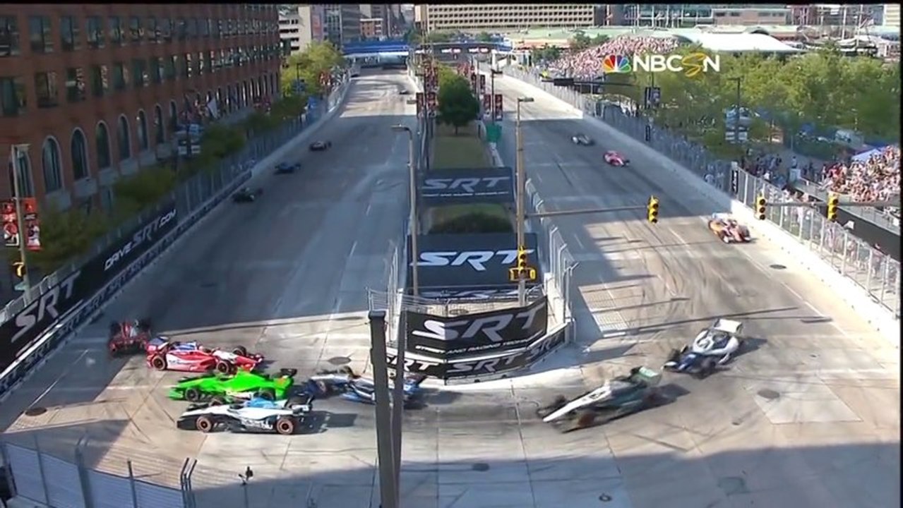 Indycar Baltimore 2013 Pile up 3