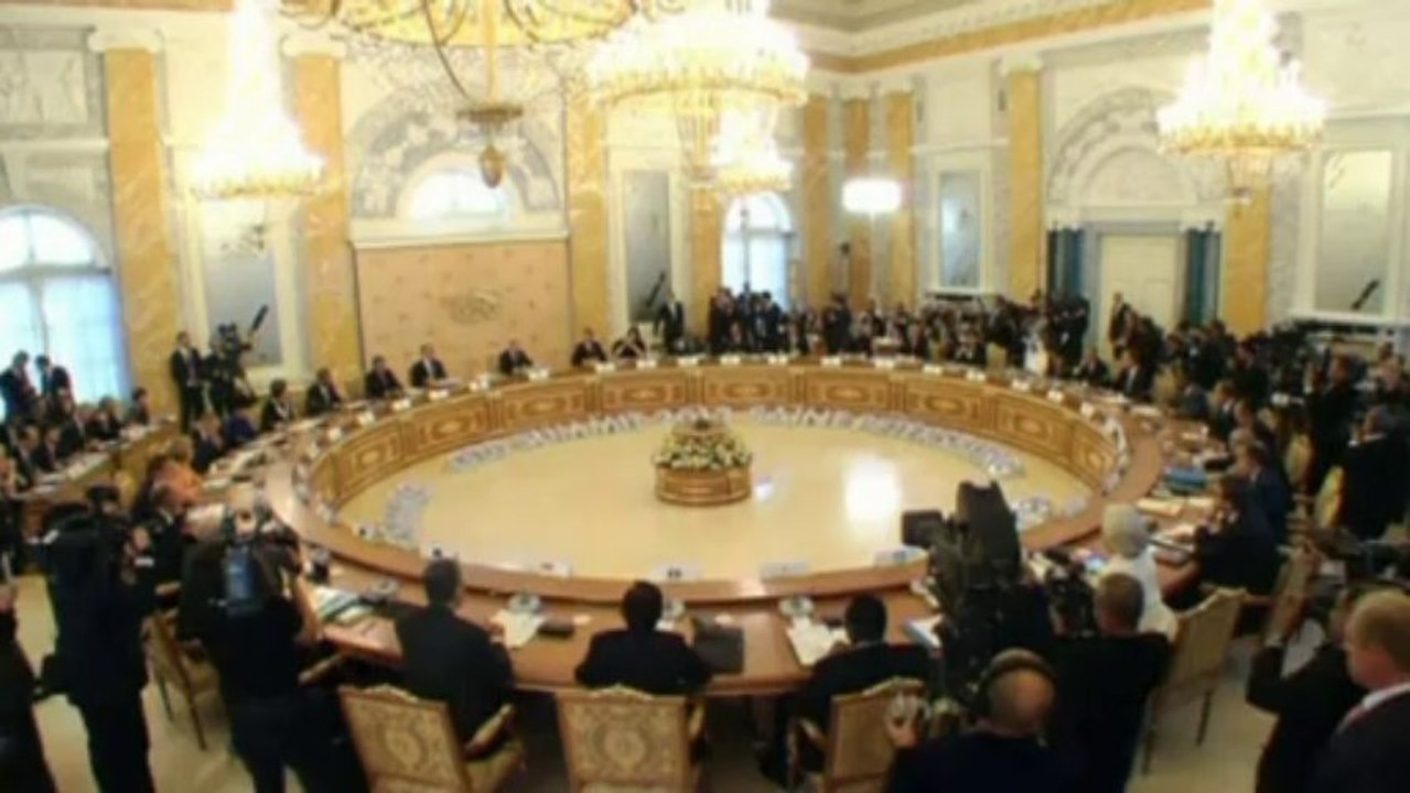 Vladimir Putin officially opens G20 summit