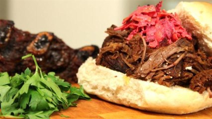 Prepare Sticky Ribs With Coleslaw