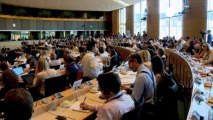 Eurodiputados y periodistas debaten sobre espionaje