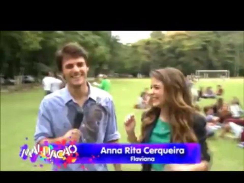 MAKING OF: O ator Hugo Bonemer grava cenas de cueca