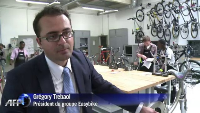 Le Solex va redevenir français (Arnaud Montebourg). Images et déclarations. Durée: 01:02.