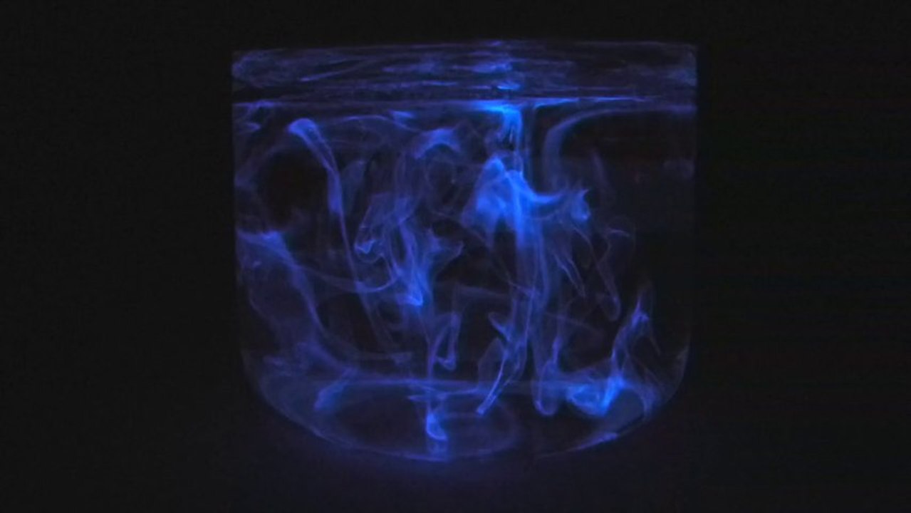 Blaues Feuer - verzögerte Chemolumineszenz mit Luminol