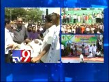 Protests continue in Vijayawada and Tirupati