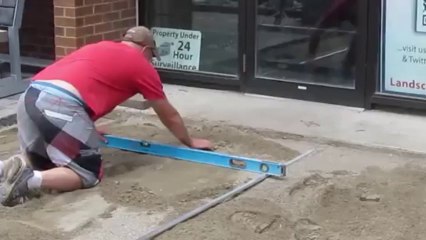 Télécharger la video: Final Patio Layer | Build Stone Patio | Laying a Stone Patio