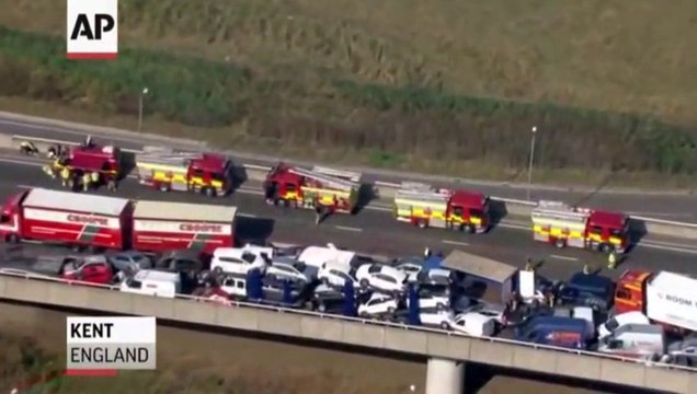 Terrible car crash : More Than 100 Vehicles in UK Pile-Up