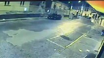 Napoli - Rapinatori uccisi in via Posillipo, il filmato dello scontro -2- (05.09.13)