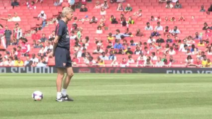 Hamann: "Ozil non garantisce il titolo"