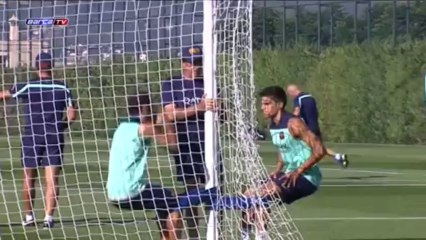 Un Barça sin estrellas entrena en familia en el primer parón por selecciones