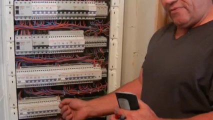 Sécurité Électrique : Guide Essentiel pour Protéger Votre Logement ⚡