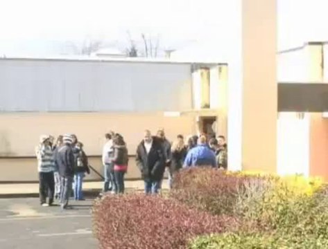 Incendie spectaculaire dans un entrepôt en Seine-et-Marne