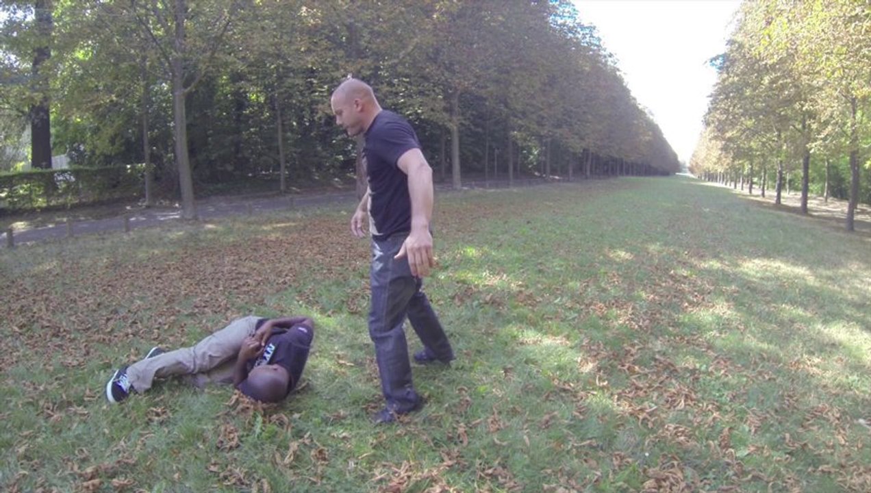 Techniques Krav Maga en extérieur - AKMD