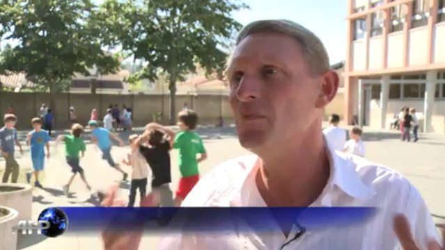 Enseignants sourds pour enfants sourds, une école pilote