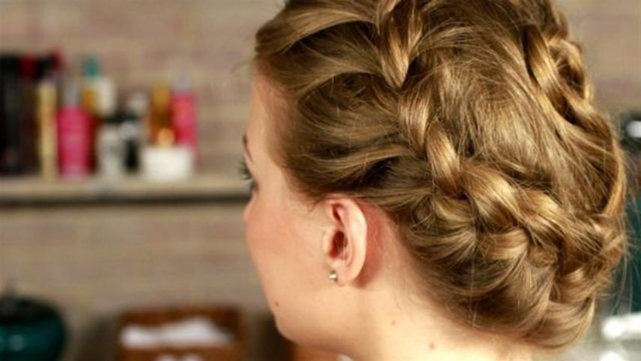 Create A Halo Plait Hairstyle