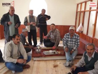 MAHALLELİ İMECE USULÜ İLE CAMİYE BAKIM YAPIYOR