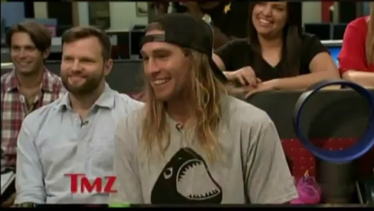 charlie hunnam_greyLA