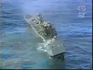 Bataille navale, un missile sous-marin détruit un navire