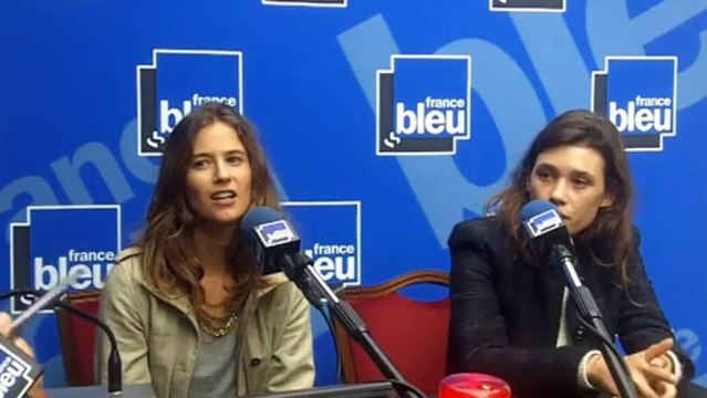 Astrid Bergès-Frisbey et Mélanie Bernier à Deauville sur France Bleu