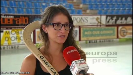 Jugadoras de hockey se desnudan para seguir jugando