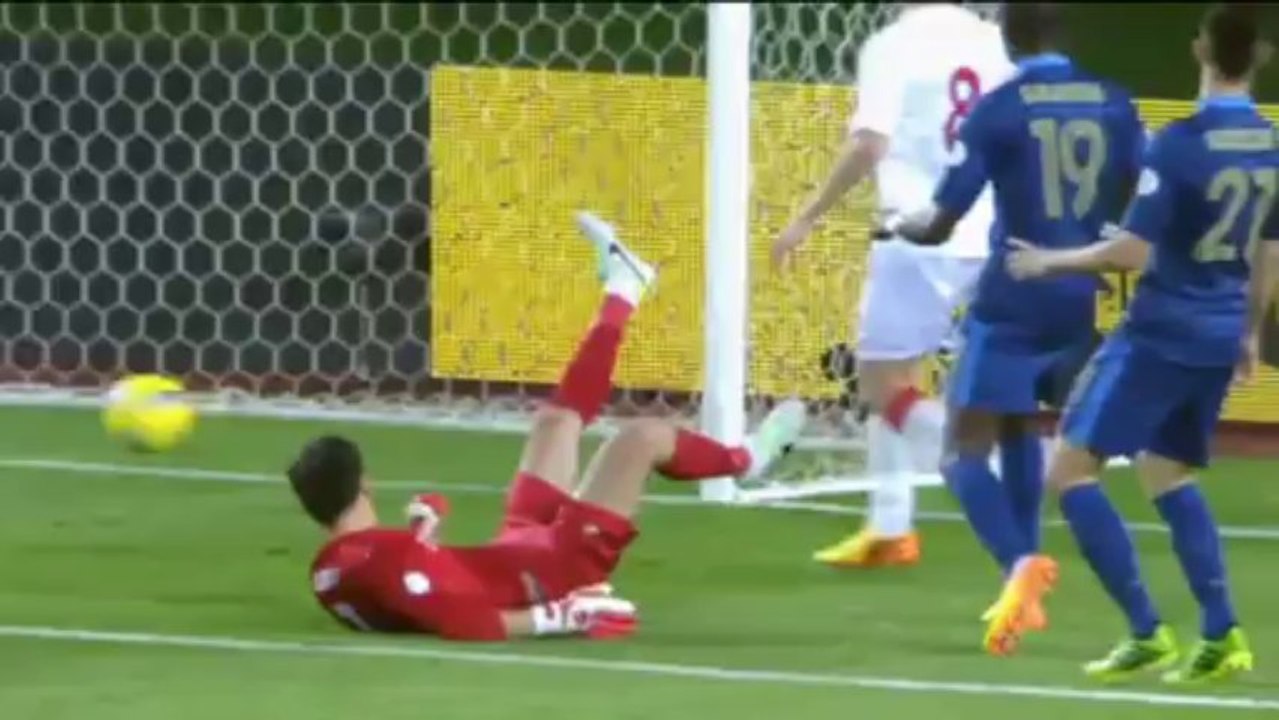 Faltering France fail to keep pace