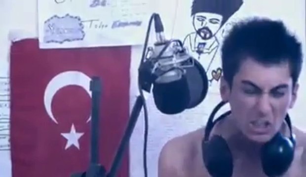 KIRÇİÇEĞİ & ÇİÇEK BİZZİRVEDEYİZ SANALIN BİR NUMARALI OROSPUSU ANASINI ABLASINI YEĞENLERİNİ SATAN BİR KAHPEDİR