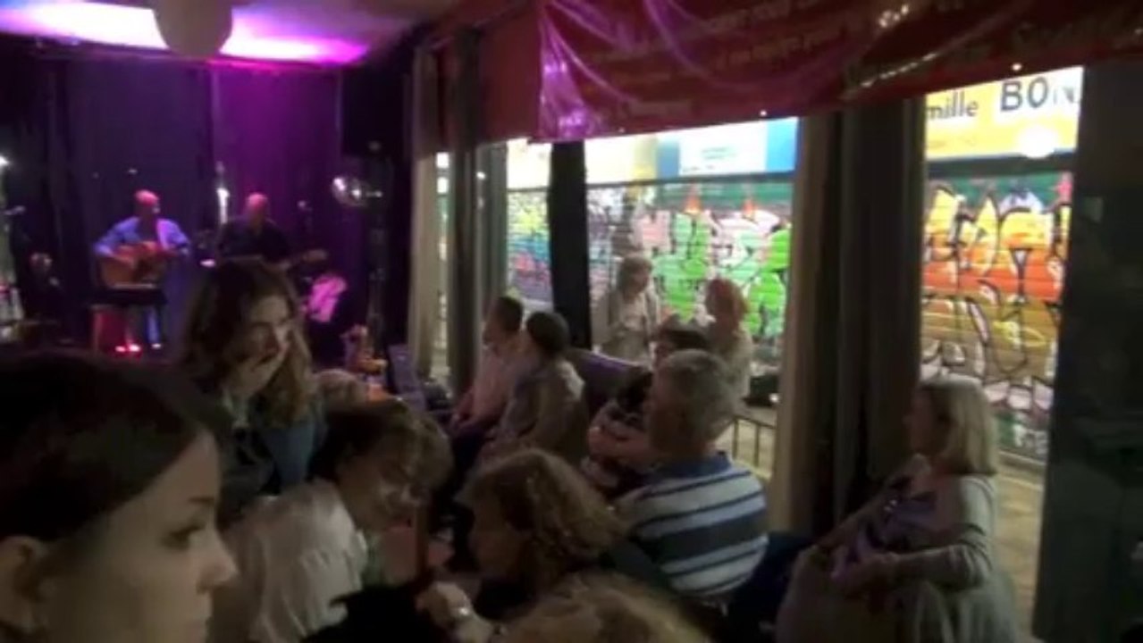 500 coeurs au marché pour la jeune Auxerroise Julie Michel disparue dans l'Ariège