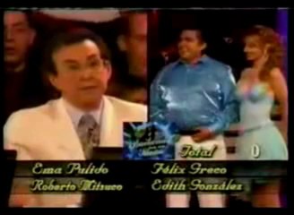 CARLOS BONAVIDES Y ATHALIA BAILANDO MERENGUE