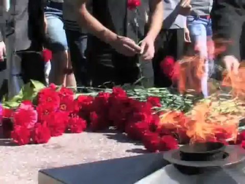 Свеча памяти и церемония возложения посвященная 68-летию Победы над Японией