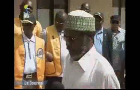 ALI ABDERHAMAN HAGGAR LA HONTE DU RECTEUR DE L’UNIVERSITÉ DU TCHAD OU LE GRIOT PAR EXCELLENCE REGARDER - TOL