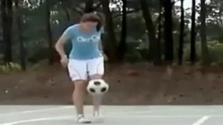 girl play with football amazing