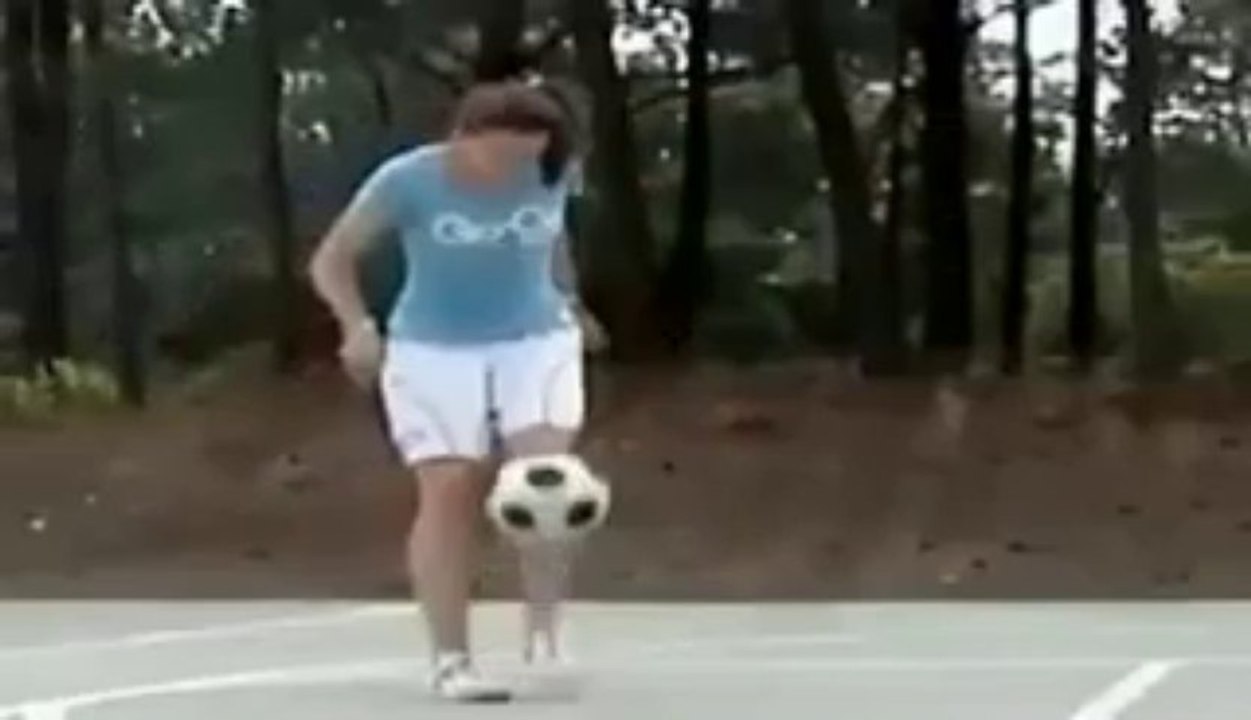 girl play with football amazing