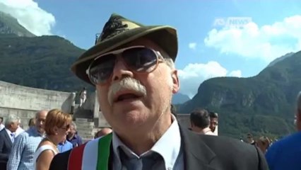 CENTINAIA DI SINDACI SUL LUOGO DEL VAJONT