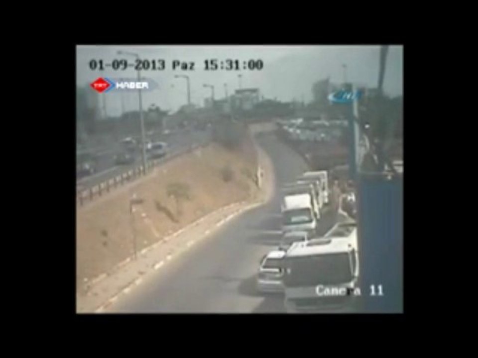 Üst geçidi kullanmayınca [380p]