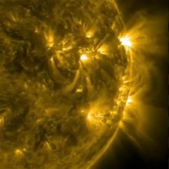 NASA | Waving Magnetic Loops / SDO