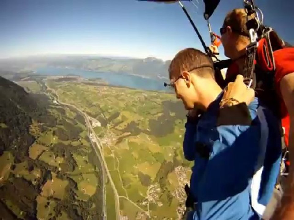 Adrien Mardaga skydive