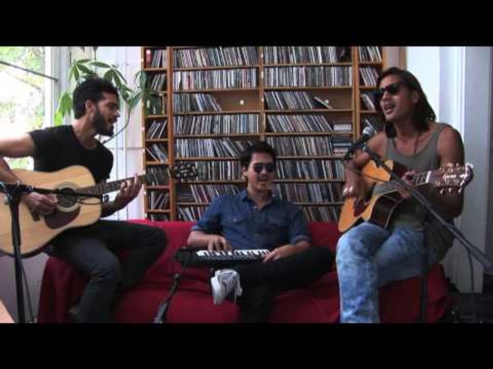 Valerius - Can't Keep Running Away (Live)