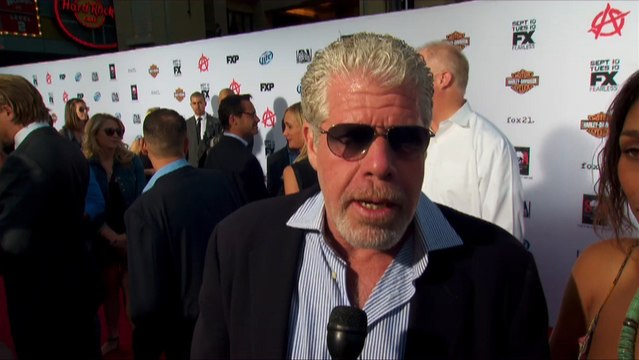 Ron Perlman Dishes on Sons Of Anarchy Season 6 At Premiere Party