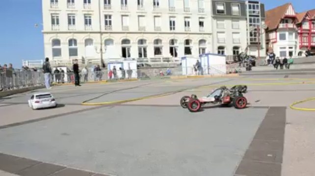Wimereux : circuit de petites voitures au salon de la miniature