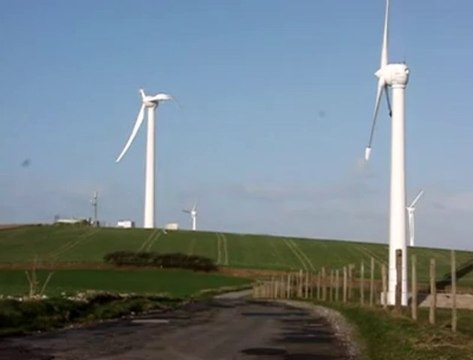 Widehem : une éolienne endommagée par la tempête pendant la nuit, près de l'autoroute A16