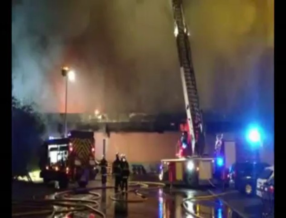 Tourcoing : un îlot commercial détruit par le feu