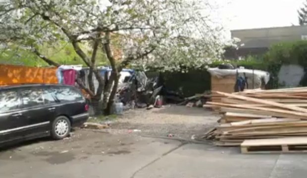 Ronchin : depuis trois ans, cinq familles roms vivent dans une ancienne école.