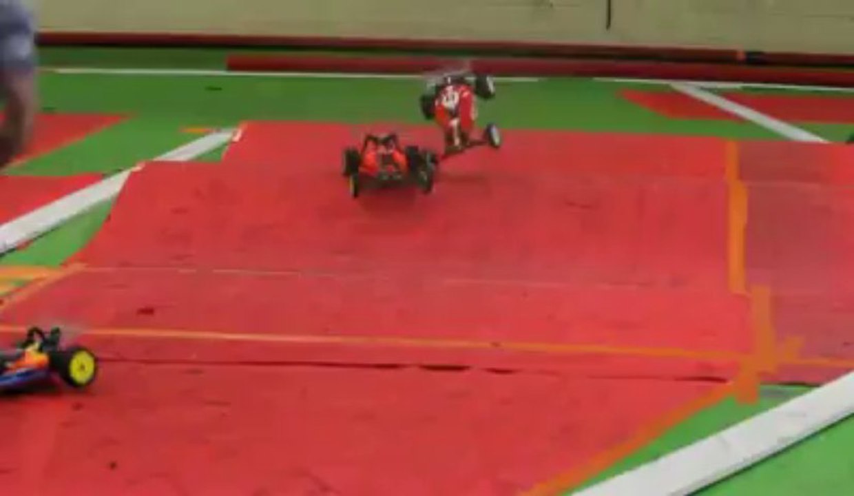 Avesnes-sur-Helpe : course de buggys miniatures