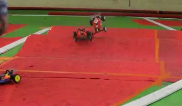 Avesnes-sur-Helpe : course de buggys miniatures