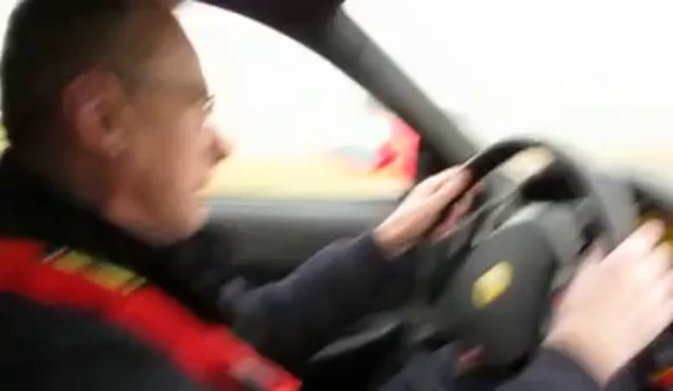 Croix-en-Ternois : à la place du passager sur la piste du circuit avec Patrick D'Aubreby comme pilote d'une Ferrari F430 !