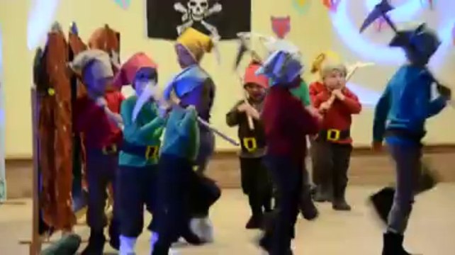 Spectacle des élèves de l'école Jules-Sagary à Saint-Jans-Cappel