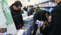 Attin : opération coup de poing des producteurs laitiers à Aldi et Leclerc