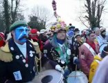 Cassel : les carnavaleux gravissent le Mont Cassel