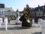Cassel: les géants entrent dans la danse au carnaval