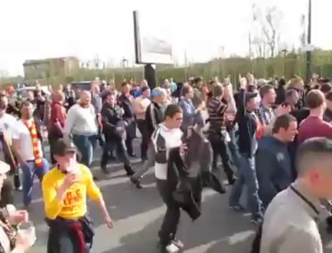 Avant Lens-Bordeaux, les supporters sang et or assurent l'ambiance en ville